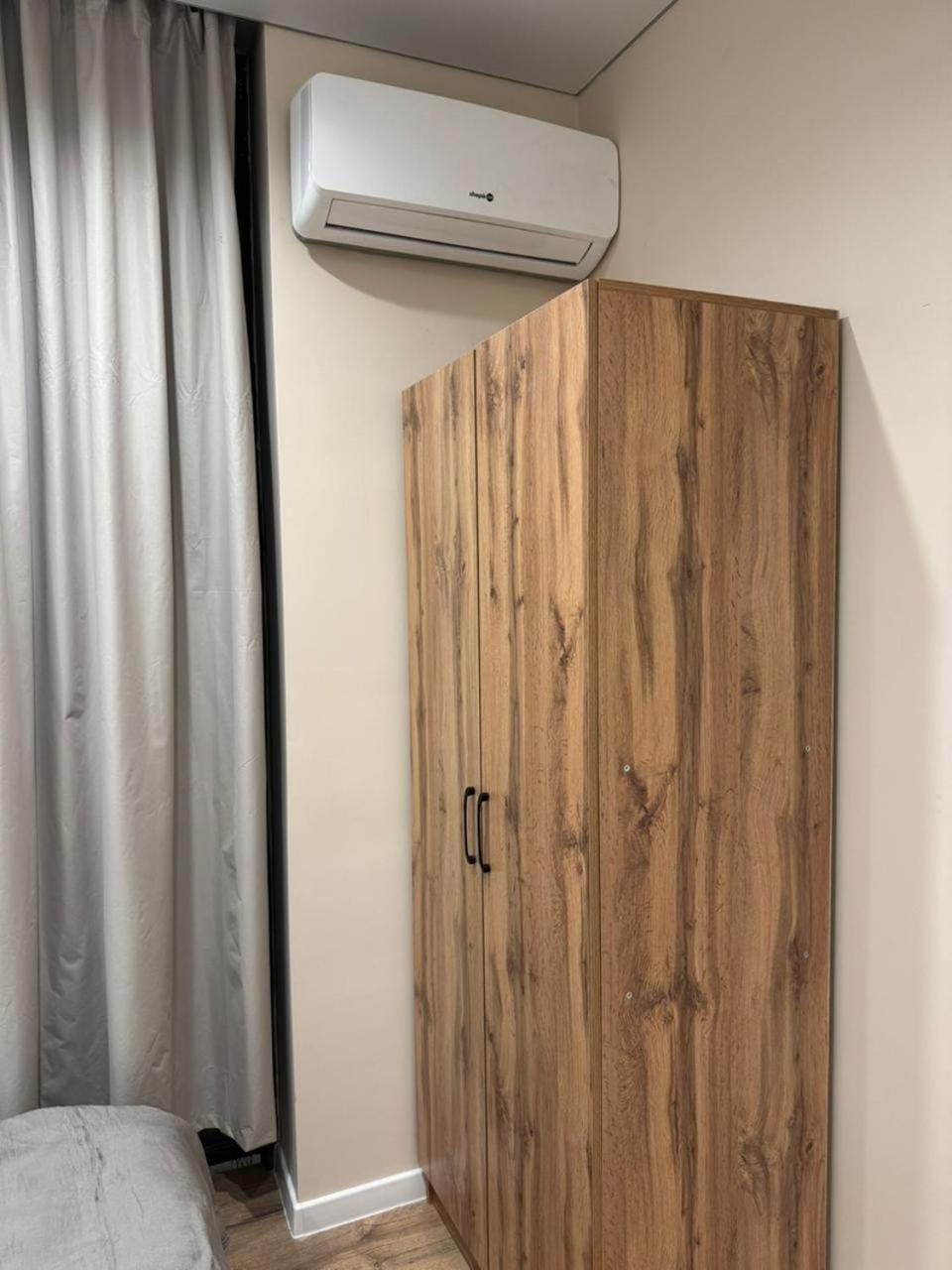 wardrobe, air conditioner