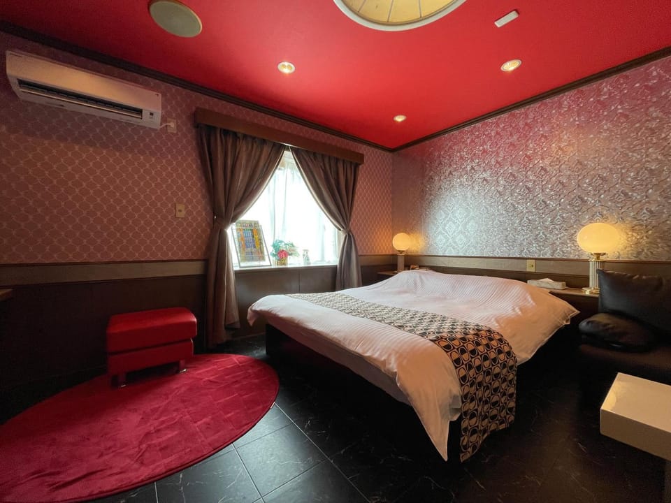 ホテルレイクイン Love hotel in Kobe