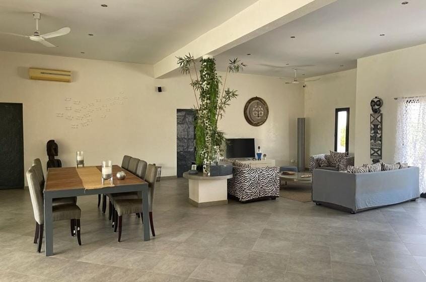 Villa Azur 9 Personnes 5 min Saly & Plages Villa in Thiès Region, Senegal
