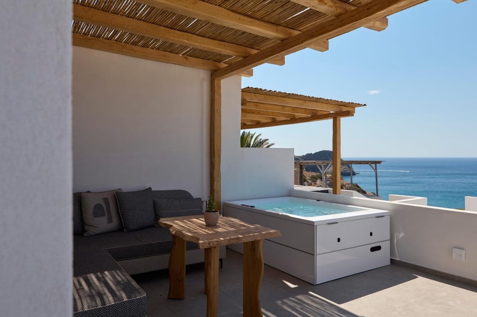 Sea Lily Suites Milos Hotel in Milos