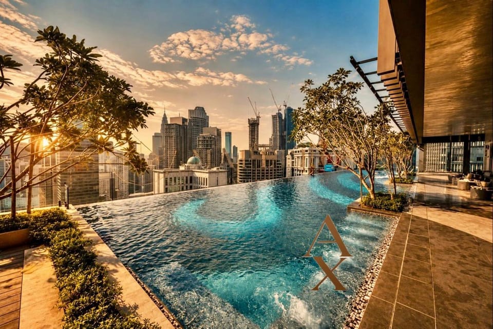 Property building, Day, City view, Pool view, Swimming pool, sunbed