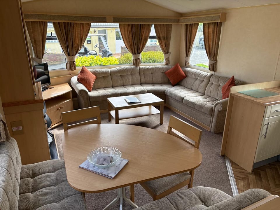 19 Vale Park Campground/ 
RV Resort in Fishguard Holiday Park