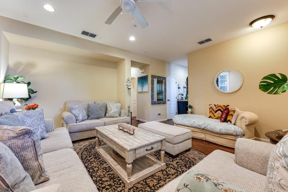 Spacious + Pet-Friendly Family Home in Tracy House in Tracy