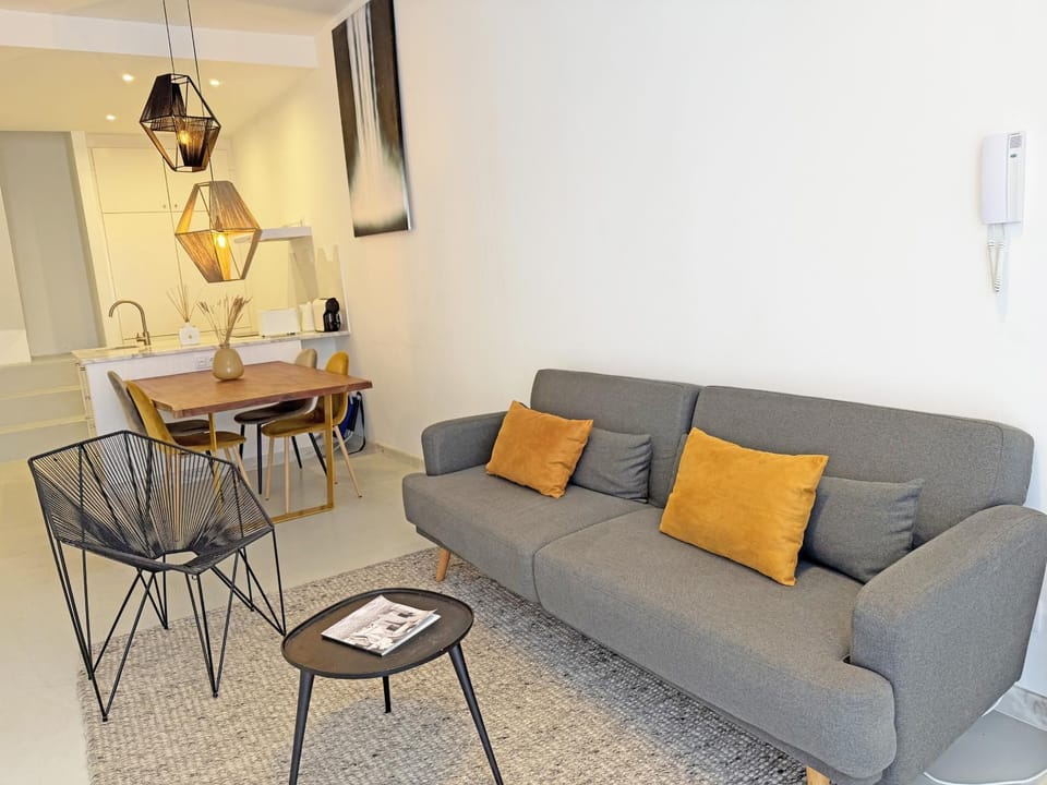 Communal lounge/ TV room, Living room