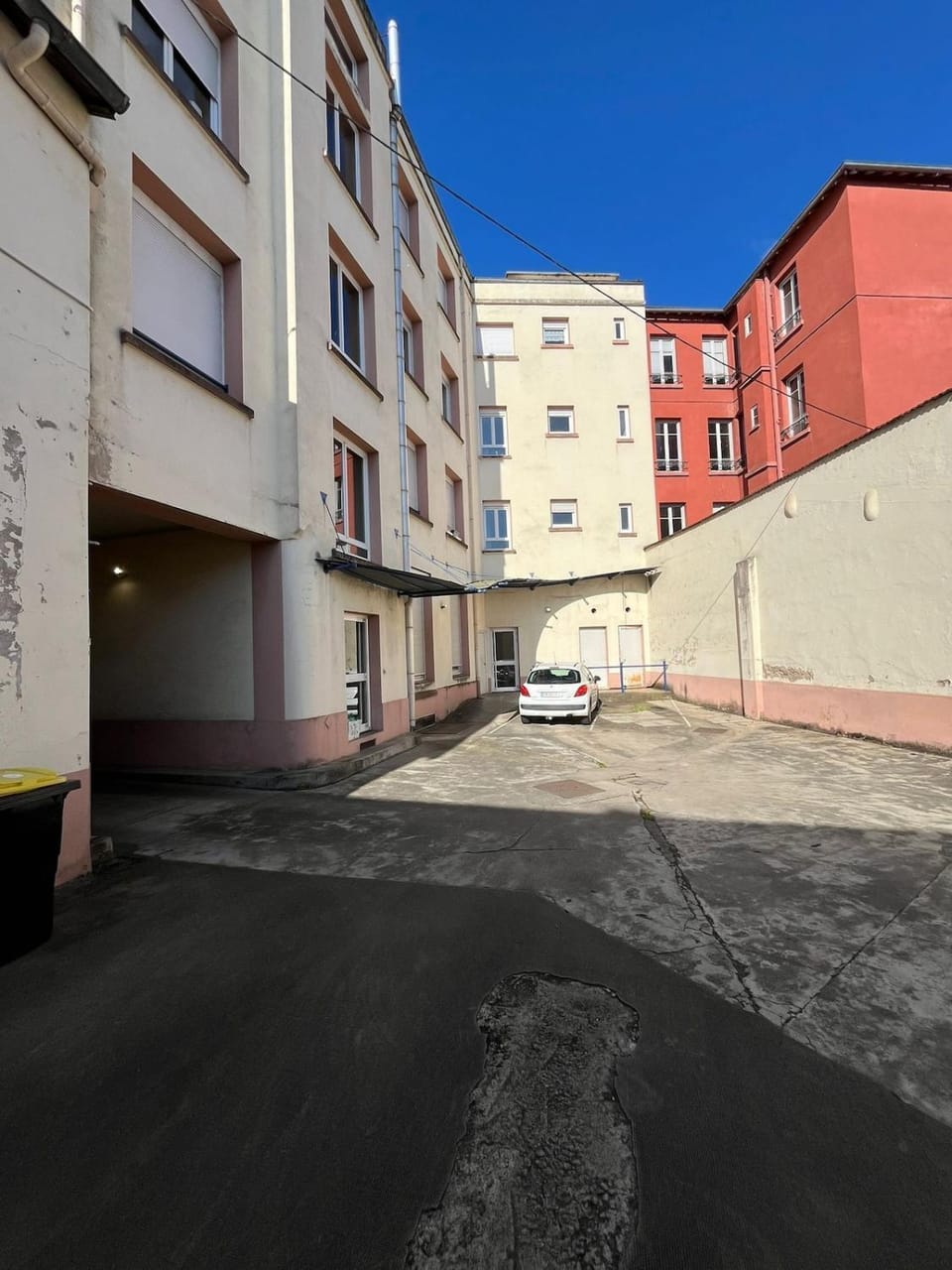 Appartement spacieux au coeur de Roanne Apartment in Auvergne-Rhône-Alpes