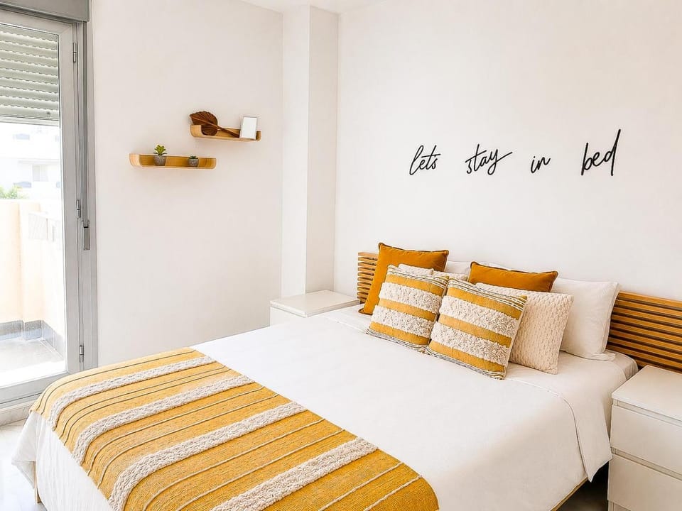 Bed, Balcony/Terrace, Photo of the whole room, Bedroom, heating, internet, towels, wardrobe, air conditioner