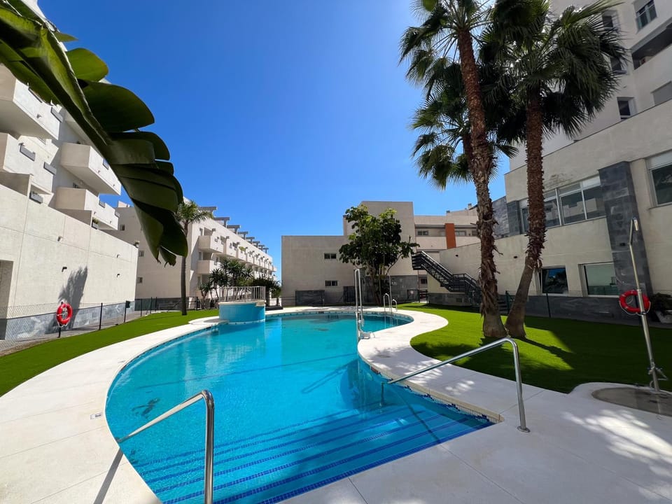 Property building, Day, Pool view, Swimming pool