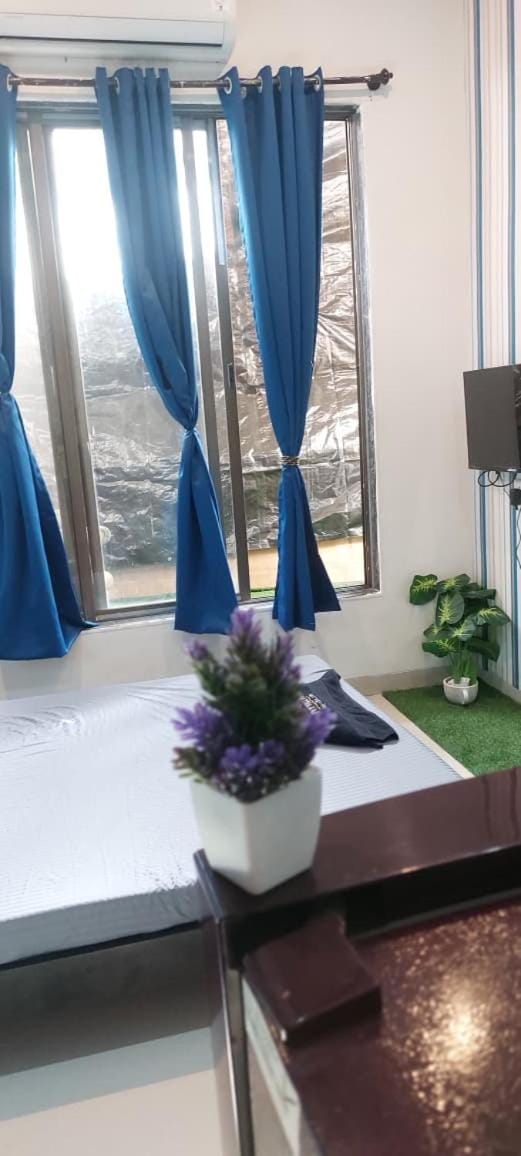 ISS 506 Private Studio with Balcony Andheri West Apartment in Mumbai