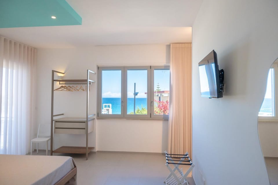 TV and multimedia, Sea view, wardrobe