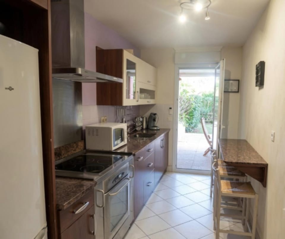Apartment with pool and garden in Saint Aygulf Apartment in Fréjus