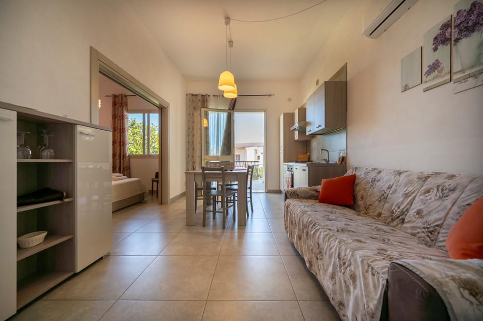 Kitchen or kitchenette, Living room, Dining area