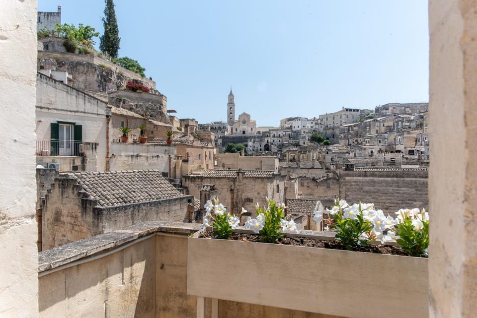 View (from property/room), View (from property/room), Balcony/Terrace, City view, City view, Landmark view, Landmark view, Street view, Street view