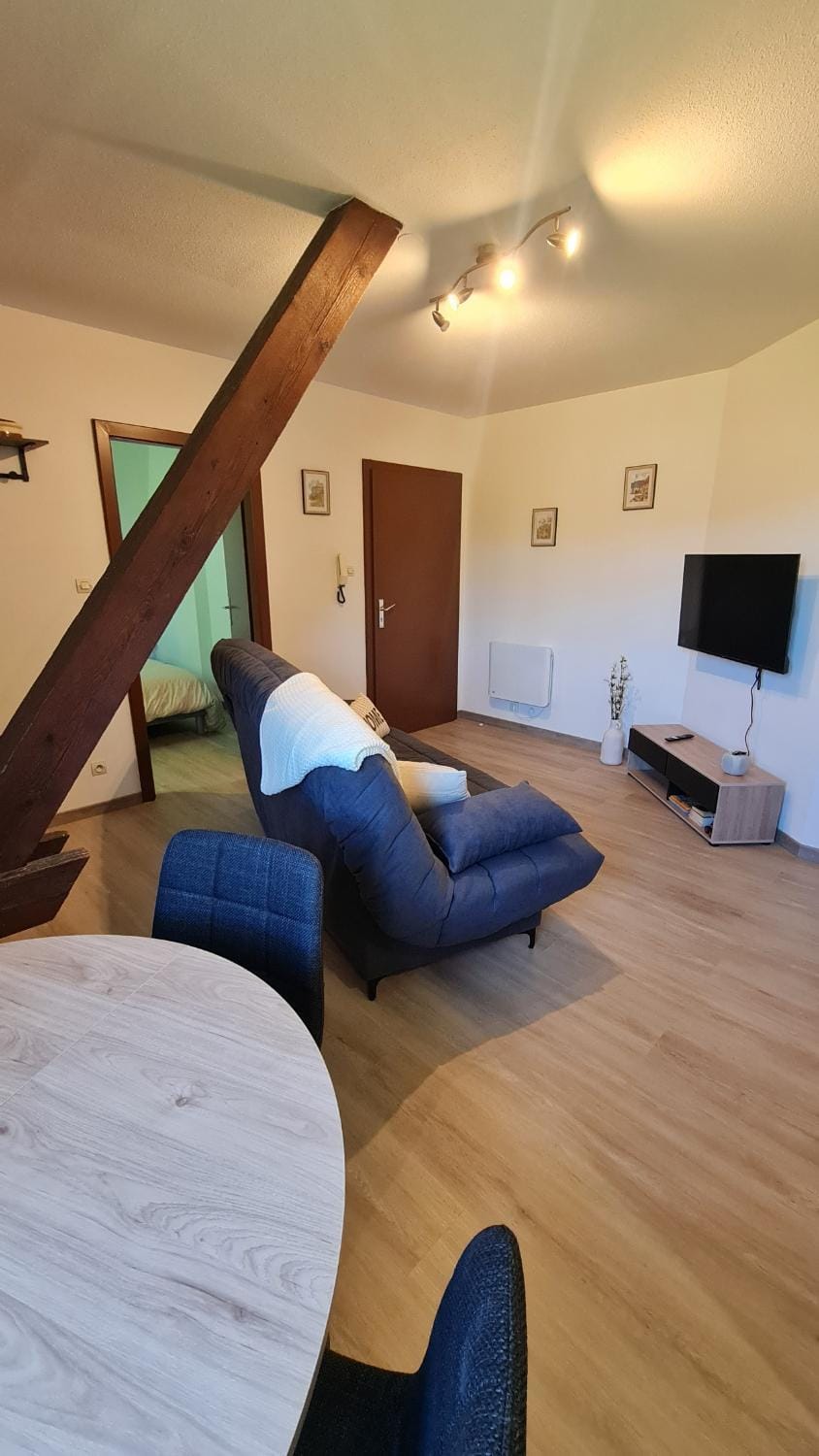 TV and multimedia, Living room, Seating area