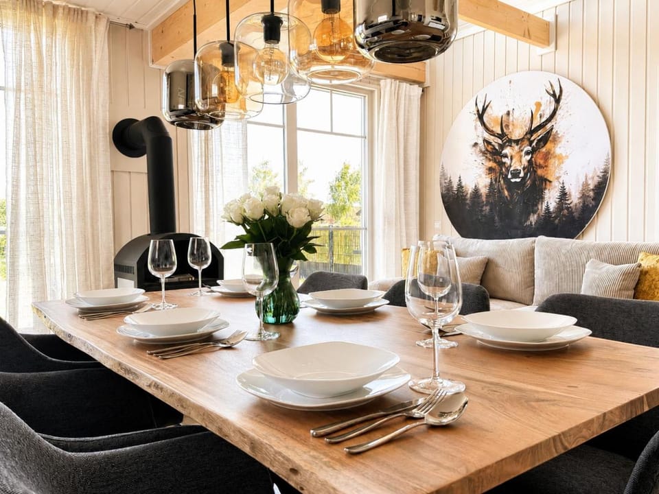 Living room, Dining area