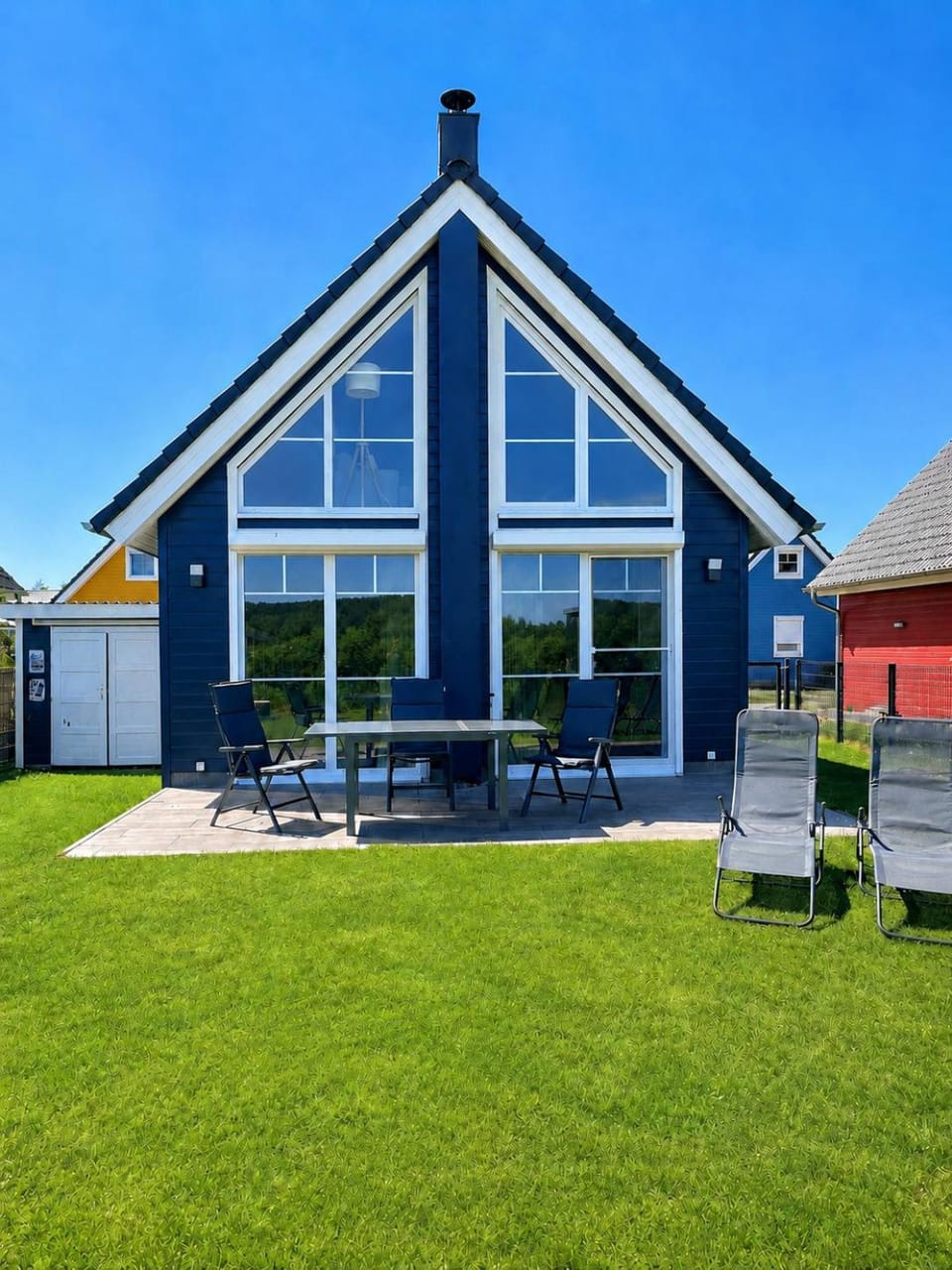 Property building, Garden, Balcony/Terrace