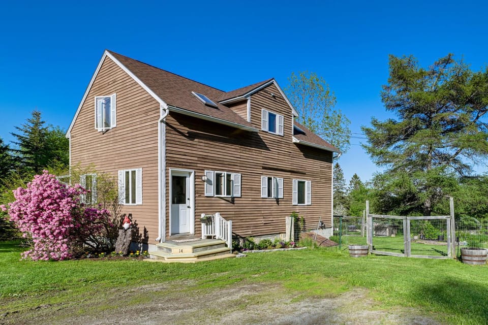 9 Mi to Acadia NP! Family Gem w/ Gym & Fenced Yard House in Trenton