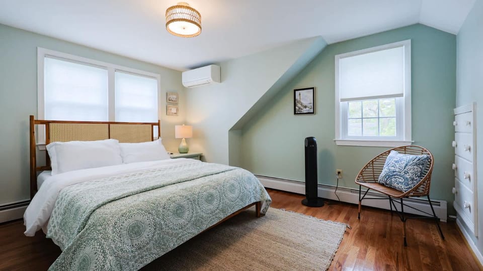 Spacious Cape Escape Near Rail Trail & Downtown House in Chatham