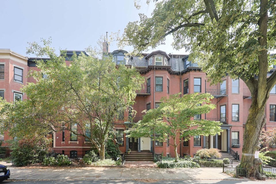 Boston Brownstone Stay, Includes Parking House in Back Bay