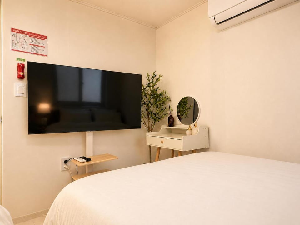 TV and multimedia, Bedroom