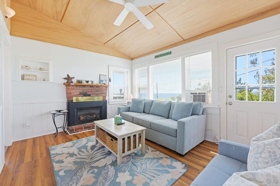 Beach Home With Beautiful Ocean Views House in Dennis Port