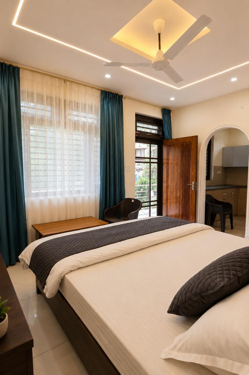 Home in Bhimtal, Staycation with WIFI, Parking Bed and Breakfast in Uttarakhand