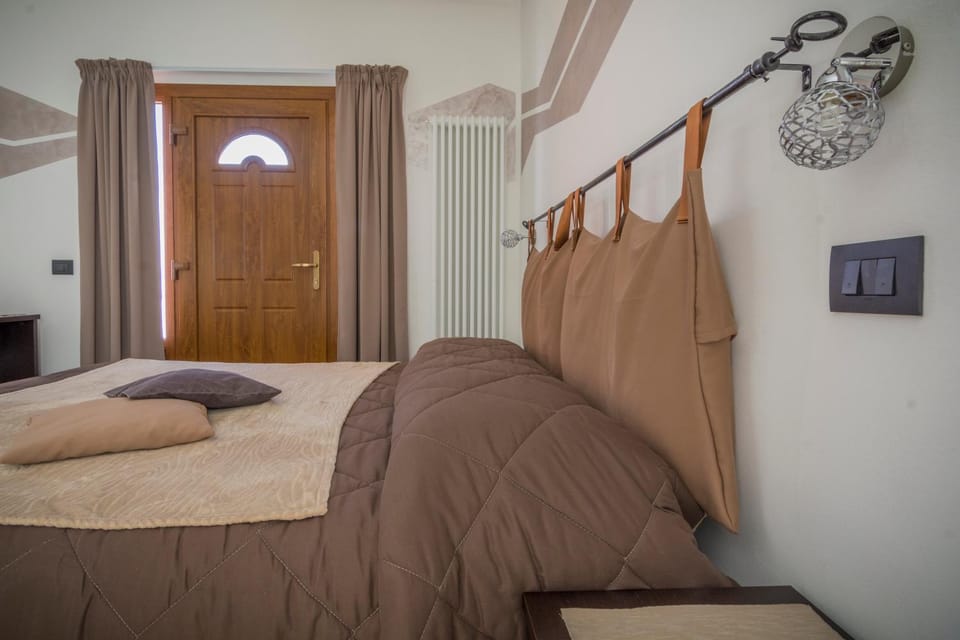 Shower, Toilet, Garden, TV and multimedia, Pets, Area and facilities