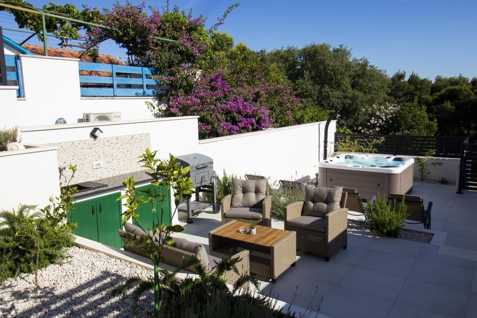 Hot Tub, Balcony/Terrace