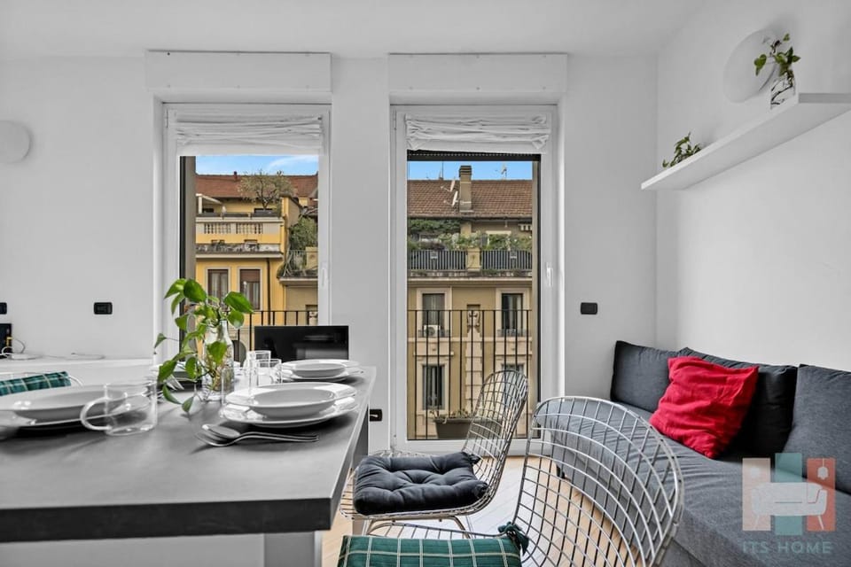 RI24 Bright two-room apartment with a cozy balcony Apartment in Milan