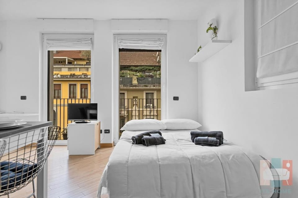 RI24 Bright two-room apartment with a cozy balcony Apartment in Milan