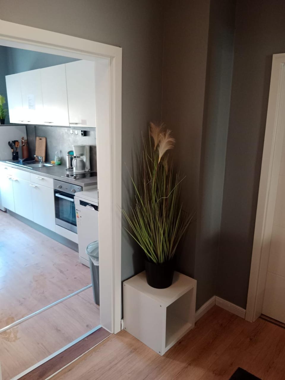 Coffee/tea facilities, Kitchen or kitchenette, oven, stove, stove, kitchen, kitchen