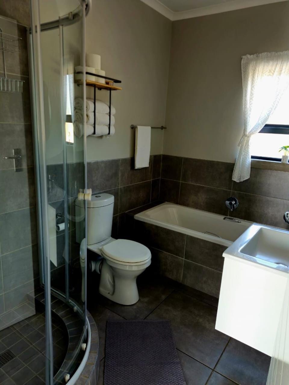 High Star at True North 2nd Floor Modern 2 Bedroom Apartment Apartment in Pretoria