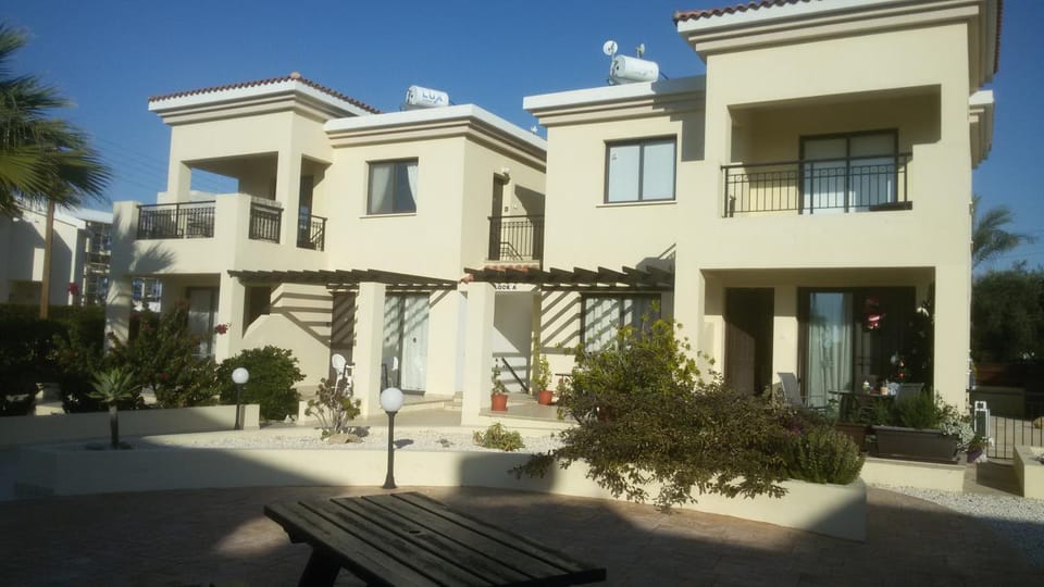 Faros Beach Apartment in Paphos