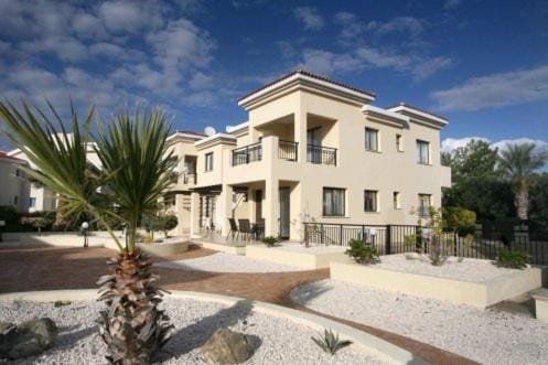 Faros Beach Apartment in Paphos