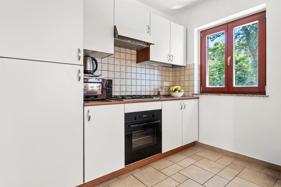 microwave, oven, kitchen