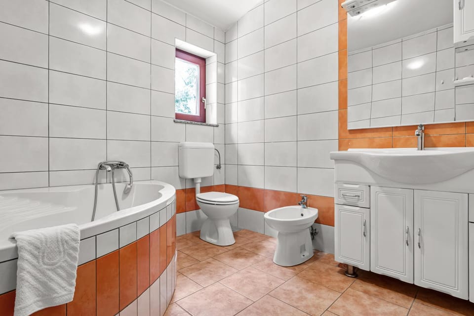 Bathroom, Bath