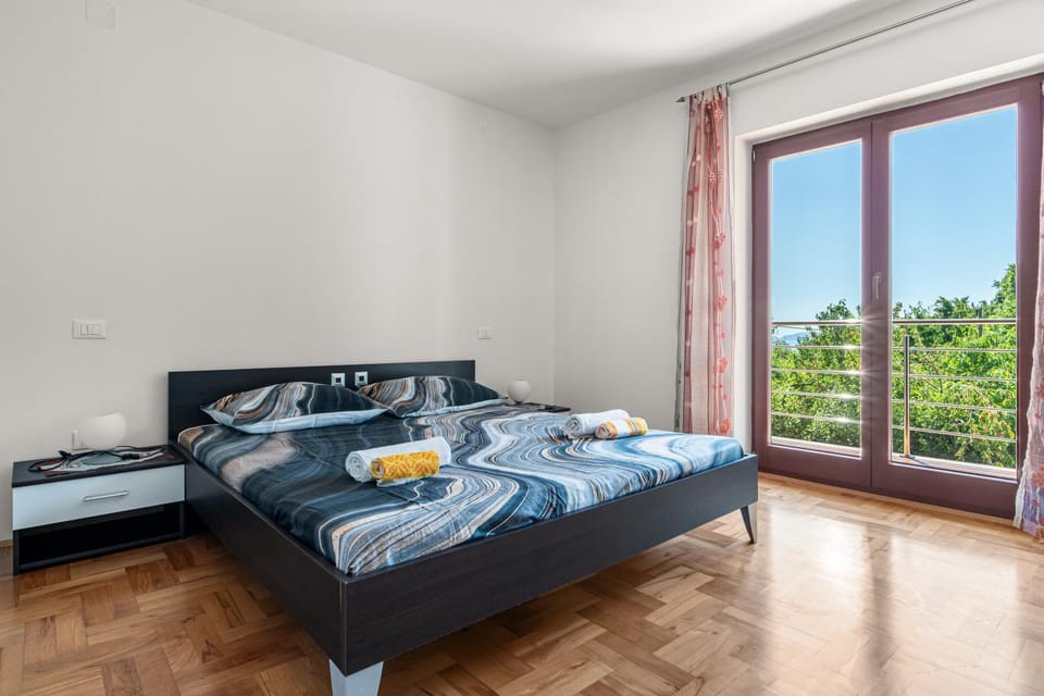 Bed, View (from property/room), Bedroom