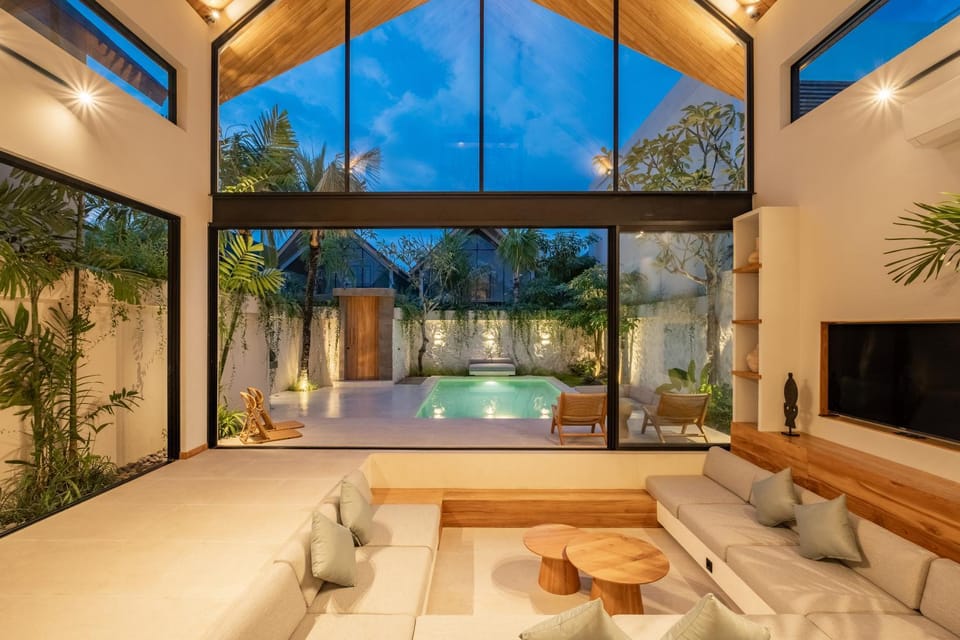 View (from property/room), Living room, Pool view