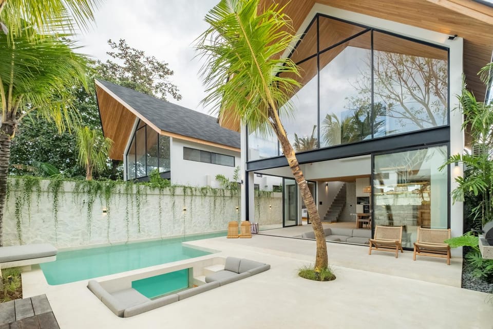 Property building, Day, Pool view, Swimming pool