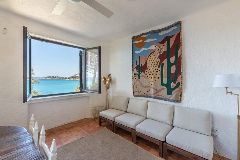 Living room, Sea view