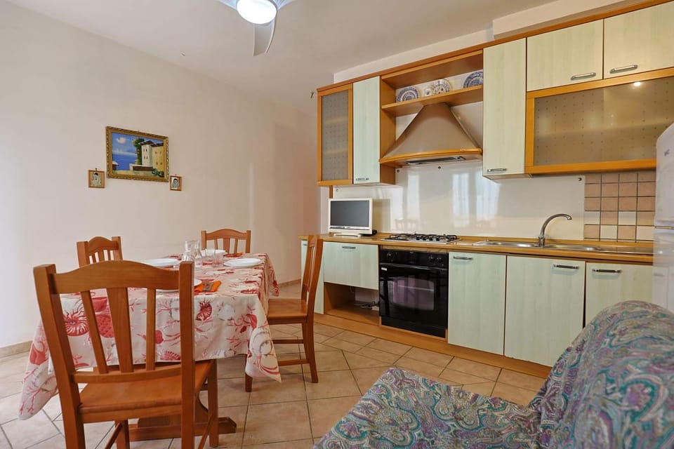 Kitchen or kitchenette, Living room, Seating area, Dining area, dishwasher, minibar, oven, pet friendly, stove