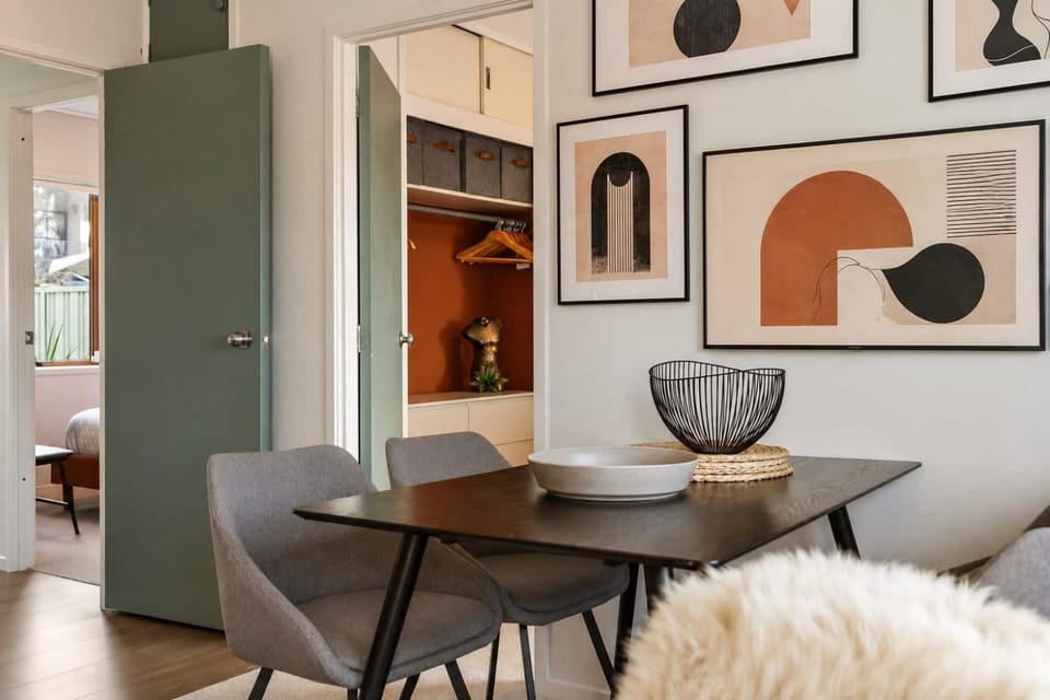Stylish Retreat Near Titirangi Village & Walks House in Auckland