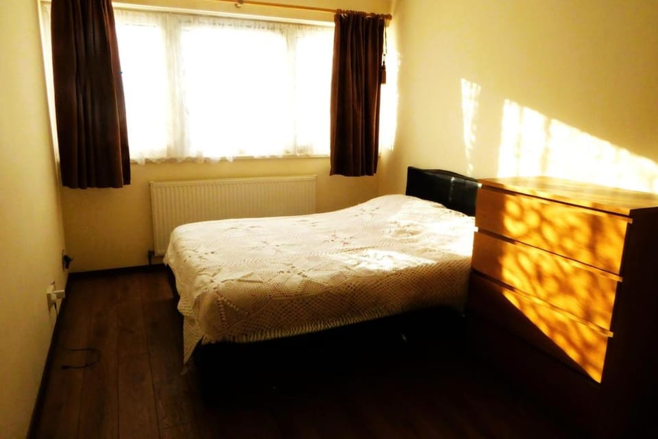 4 bedroom house 11minwalk W Norwood Station zone3 House in London Borough of Southwark