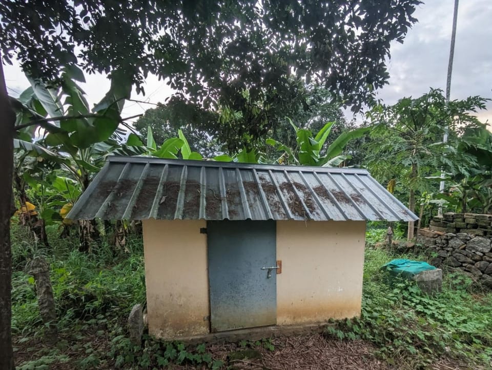 Eons riverdale House in Kerala