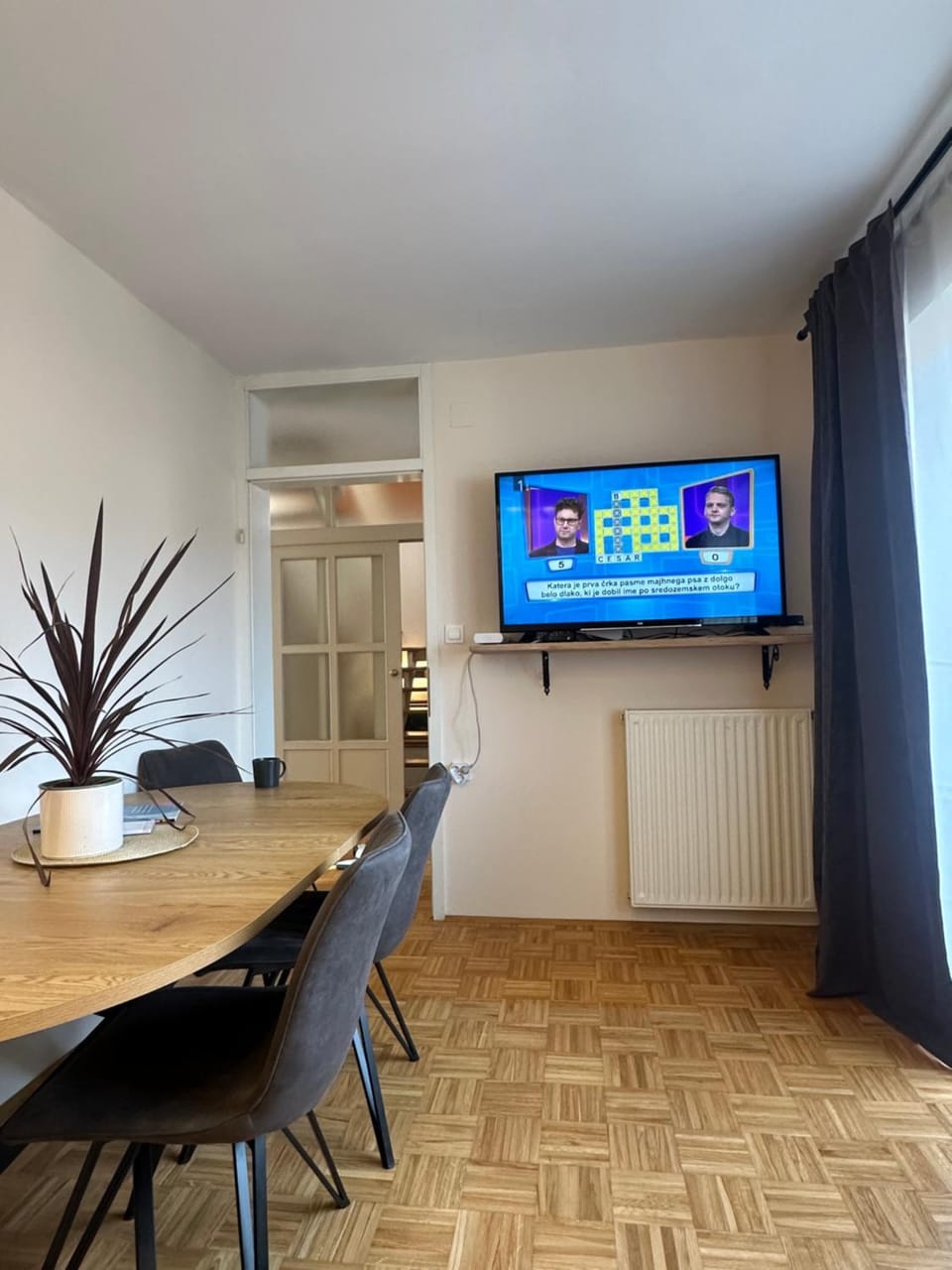 TV and multimedia, Dining area