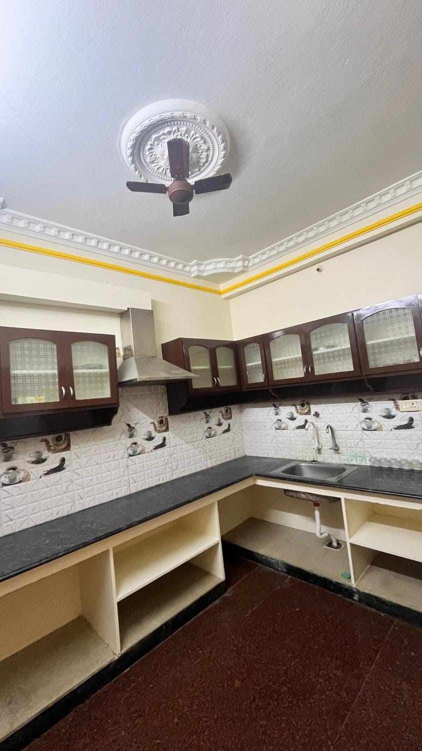 Yudev 's Guest House Villa in Puducherry