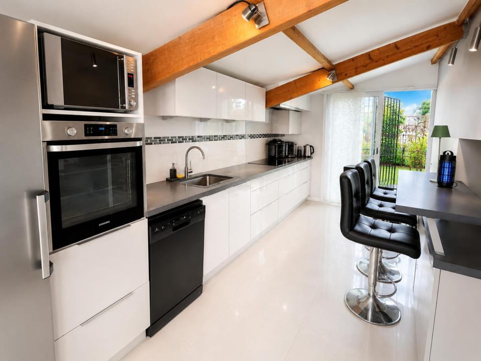 Villa Jasmin - T4, 6P, PK, Clim, Piscine, Terrasse Villa in Antibes