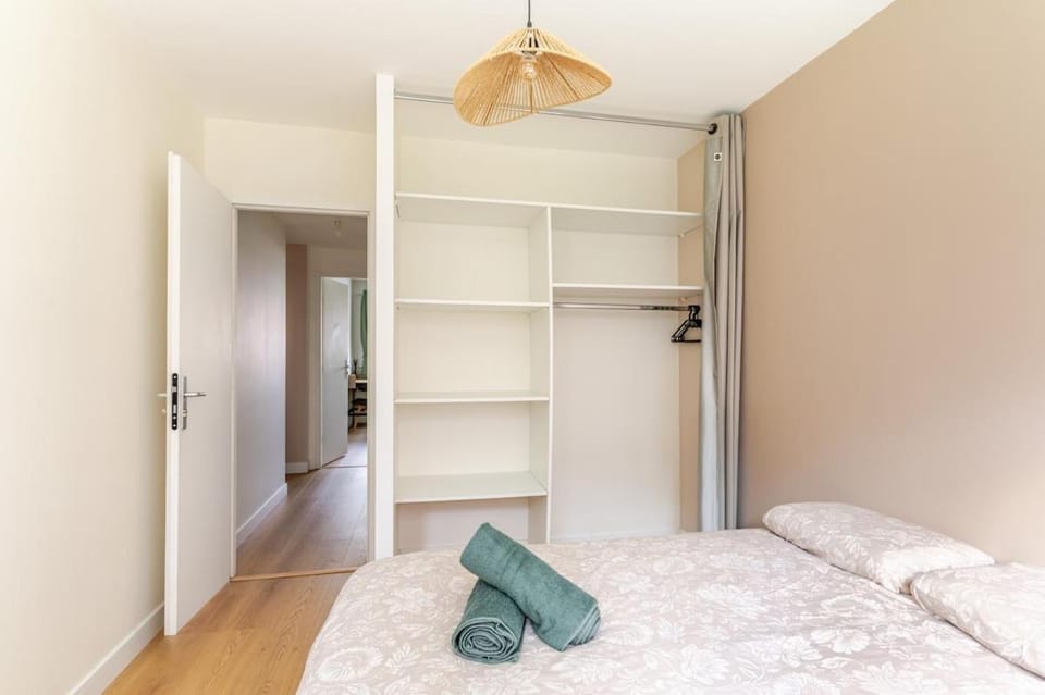 3-Bedroom Garonne, Airport, Airbus, Purpan Hospital Apartment in Toulouse