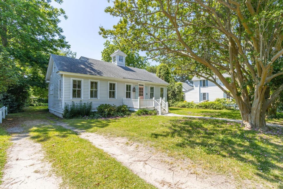 Miss Agona House in Manteo