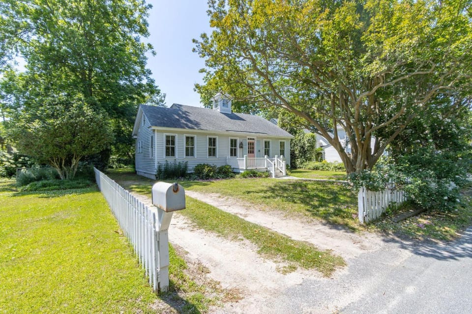 Miss Agona House in Manteo