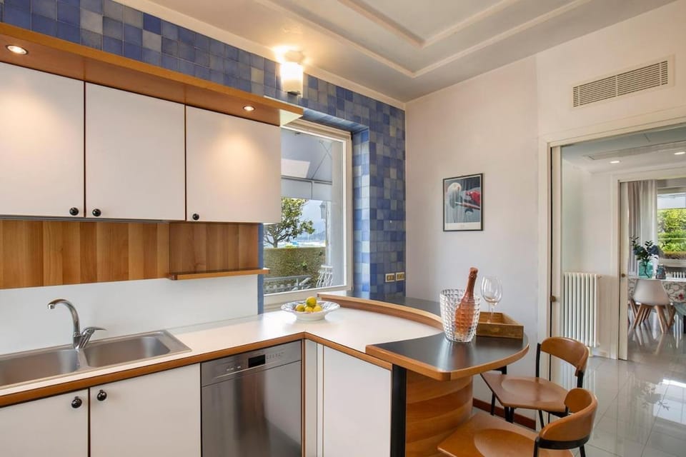 Villa yachting lakefront Villa in Bardolino
